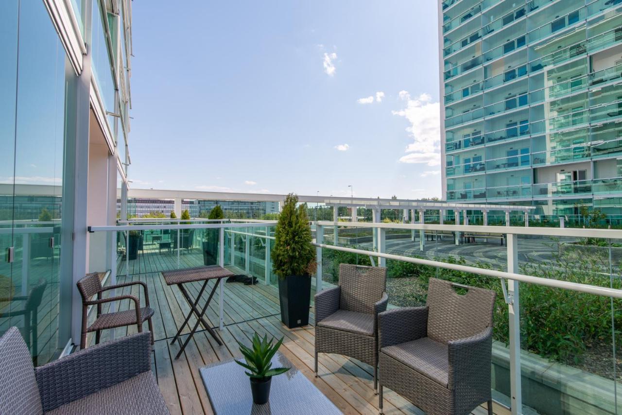 Starhomes Double Lux 10 오울루 외부 사진